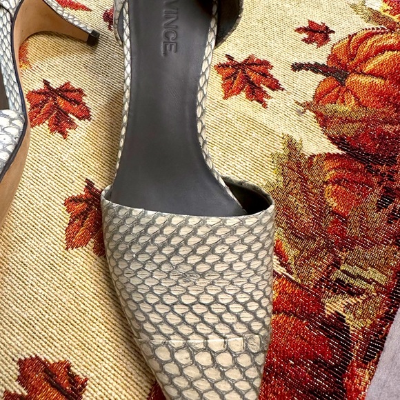 Vince Camuto Dress shoes worn 1 time for wedding. Size 61/2. - Picture 2 of 5